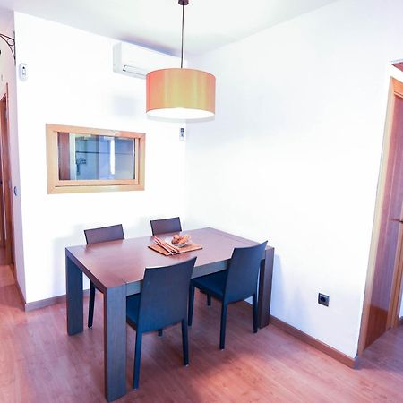 Touch The Sky Apartment โอสปิตาเล็ต เดอ โยเบรกัต ภายนอก รูปภาพ