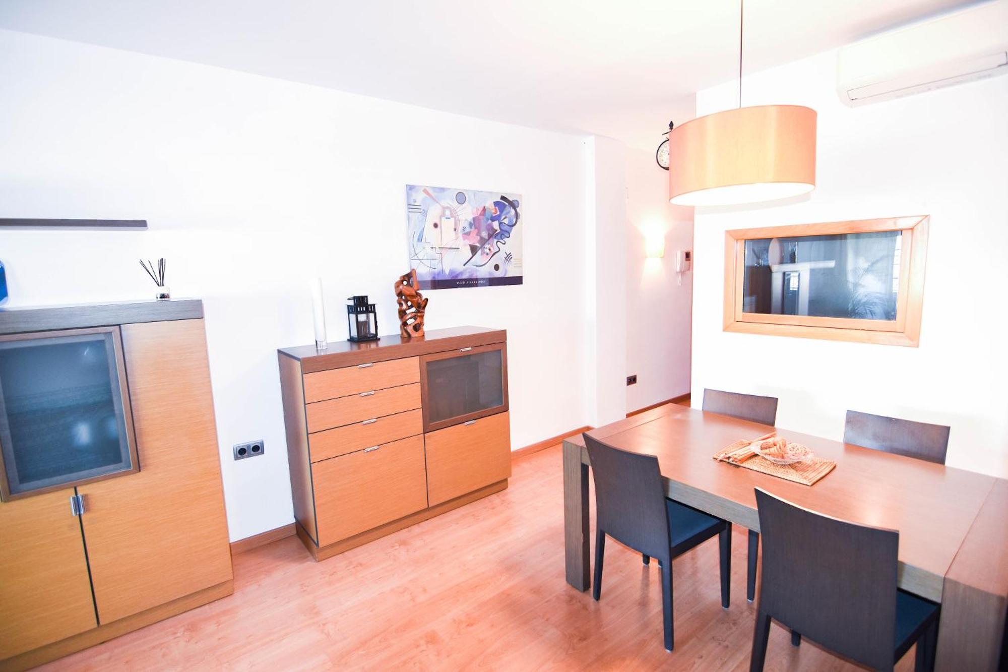 Touch The Sky Apartment โอสปิตาเล็ต เดอ โยเบรกัต ภายนอก รูปภาพ